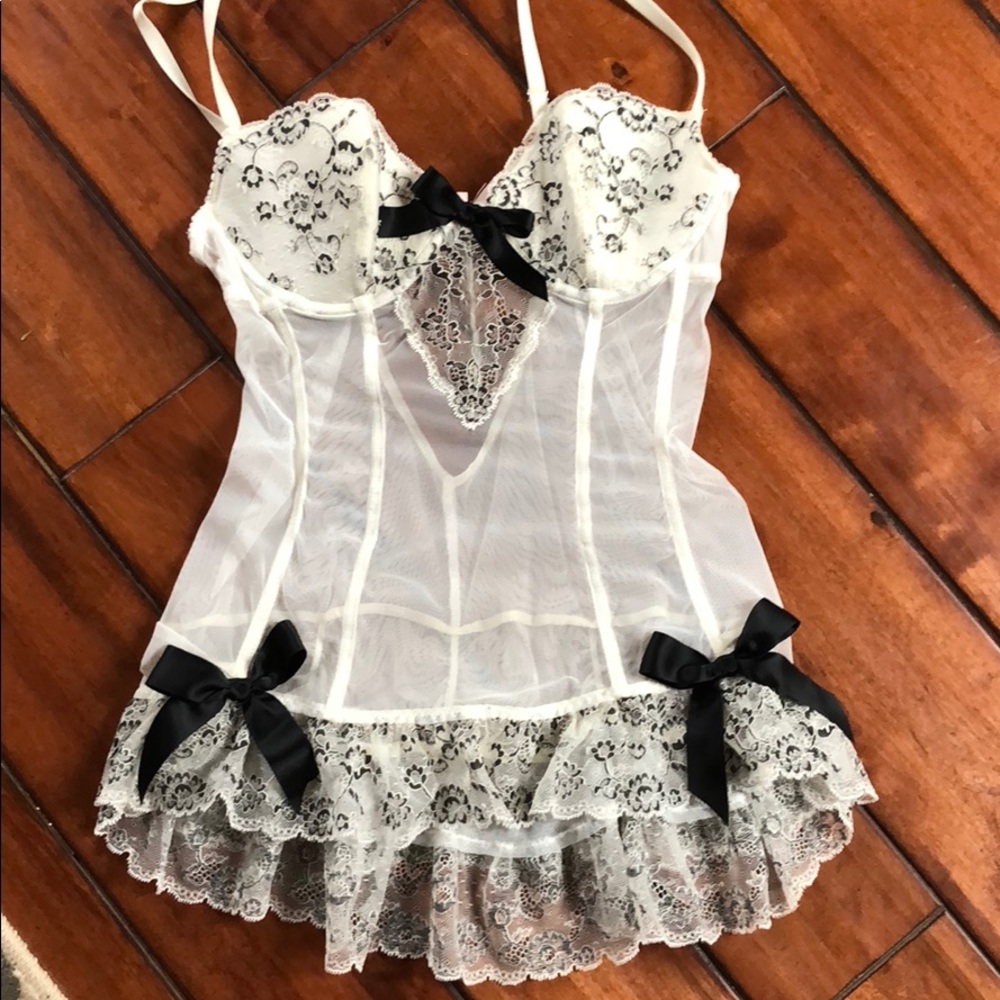 NEW Victoria’s Secret bridal lingerie. SALE!!!!